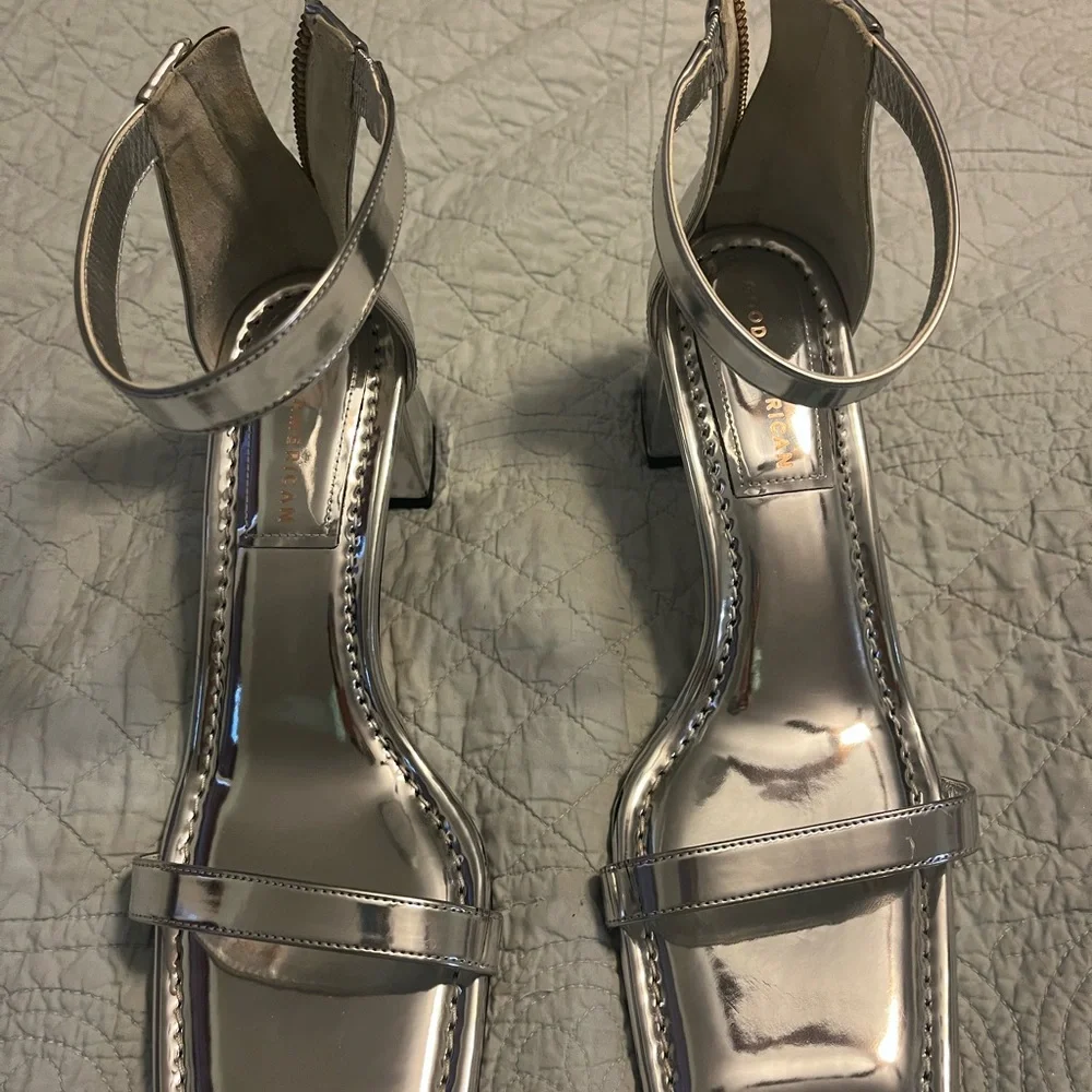Revolve Good American Block Heel Square Toe Metallic Silver Sandals, size 8 - Picture 5 of 6